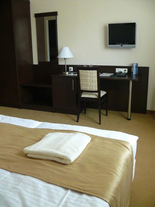 Garden Hotel Wellness Es Konferencia โซลนอค ภายนอก รูปภาพ